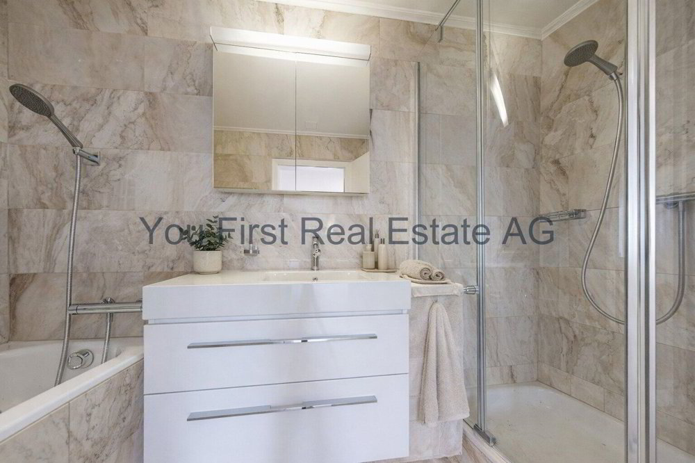 4 rooms House to buy in Wollerau - image 1/12