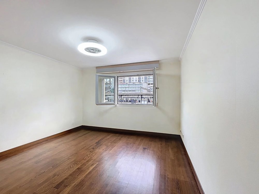 Appartamento di 4 locali in vendita a Montreux - immagine 1/13