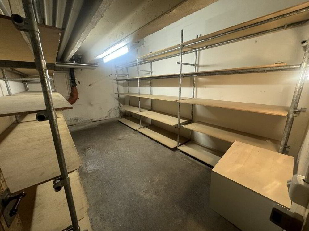 null rooms Miscellaneous for rent in Lausanne - image 1/2