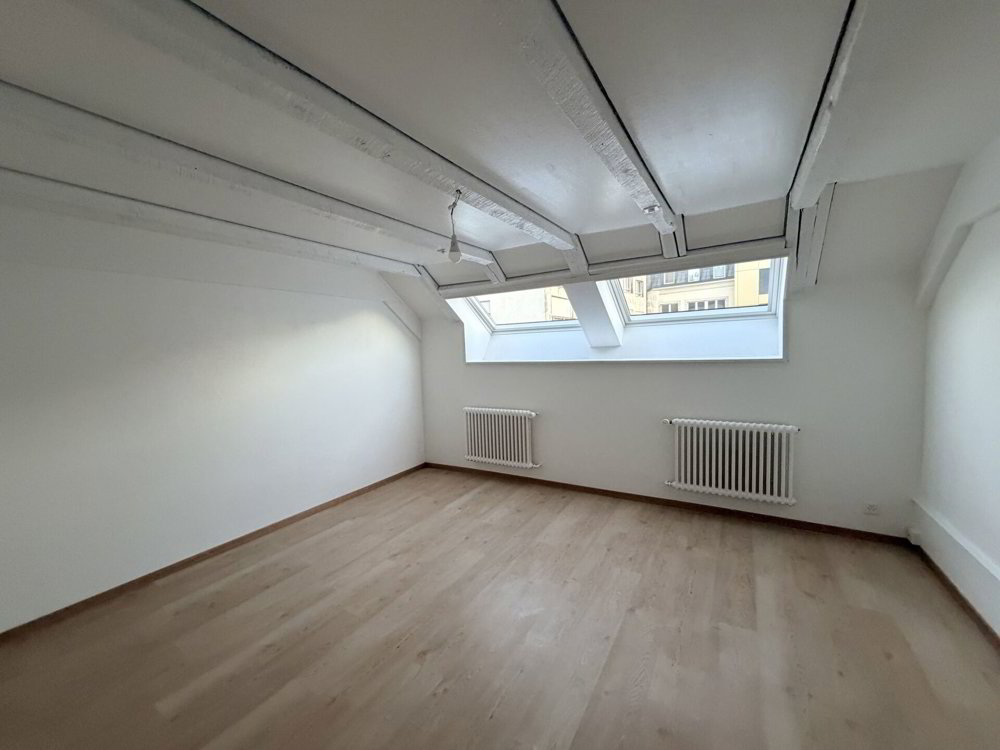 3.5 rooms Apartment for rent in La Chaux-de-Fonds - image 1/5