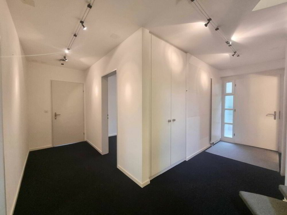 10 rooms House to buy in Riehen - image 1/13