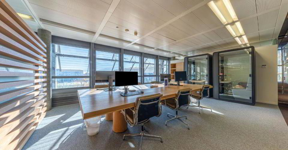 null rooms Office & Commercial for rent in Geneva - image 1/13