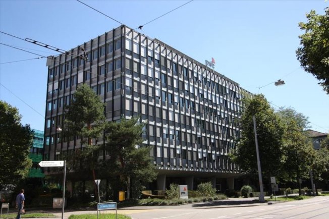 null rooms Car park, garage for rent in Basel - image 1/1