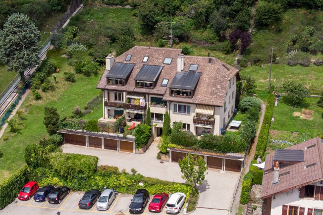 null rooms Car park, garage for rent in Chardonne - image 1/1
