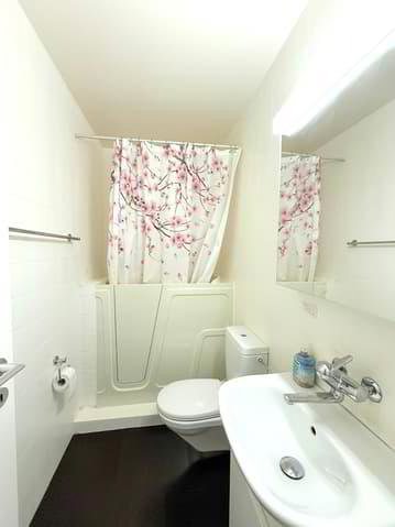 6 Zimmer Wohnung zum verkaufen in Neuchâtel - Bild 1/9