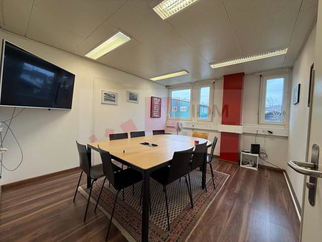 Ufficio & Commercio di null locali in affitto a Lonay - immagine 1/3