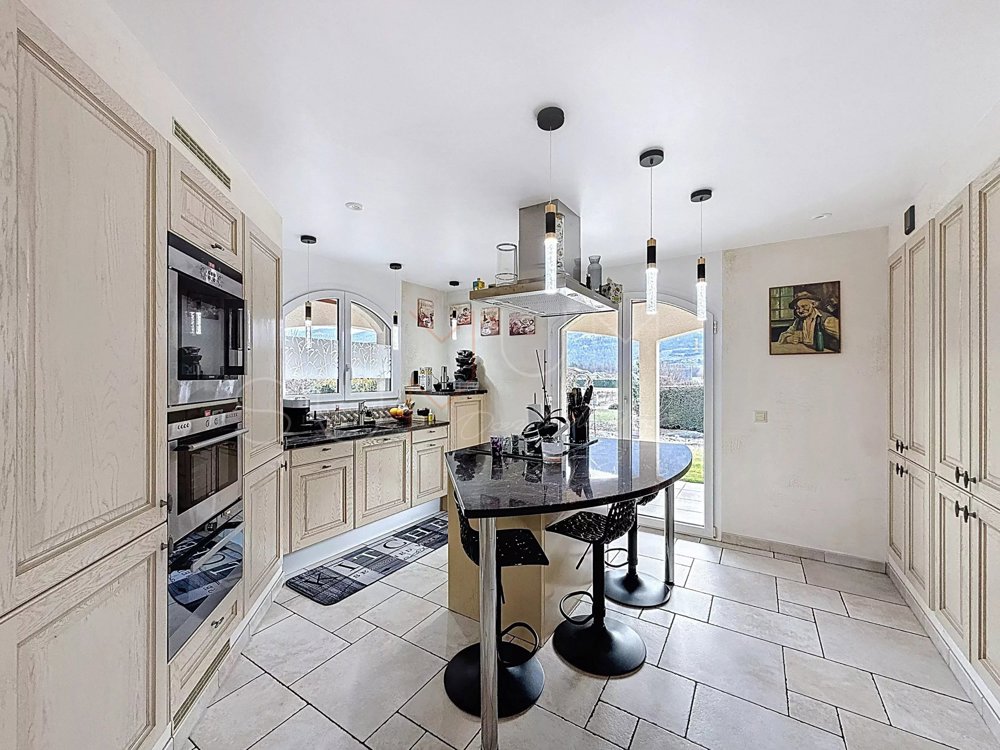 Casa di 5 locali in vendita a Ardon - immagine 1/13