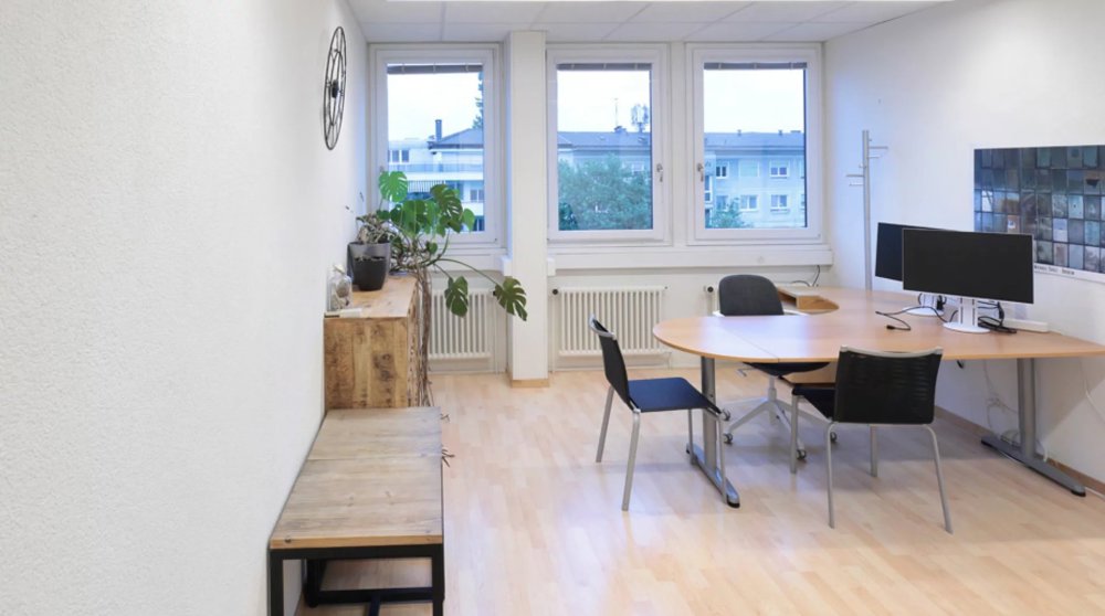 null rooms Office & Commercial for rent in Geneva - image 1/3