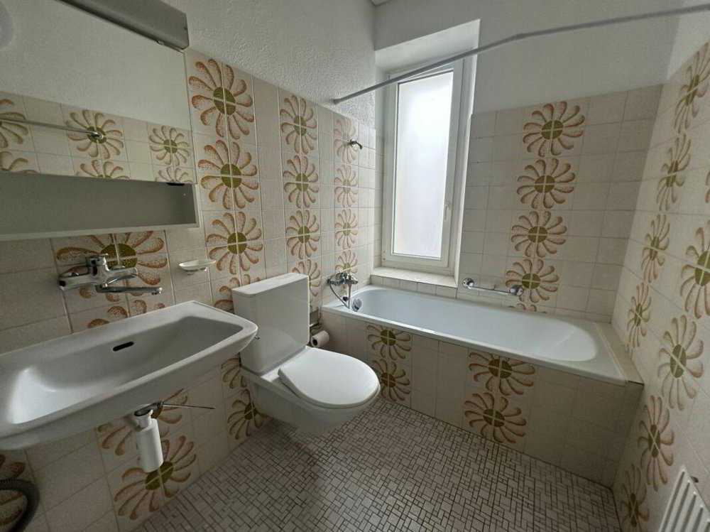 3 rooms Apartment for rent in Couvet - image 1/6