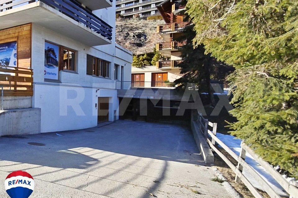 null Zimmer Parkplatz, Garage zum verkaufen in Haute-Nendaz - Bild 1/5