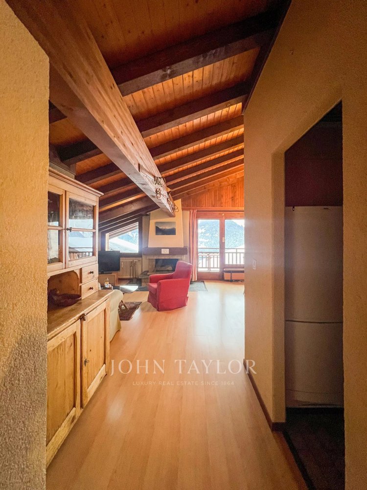 Appartement 4 pièces à louer à Verbier - image 1/13