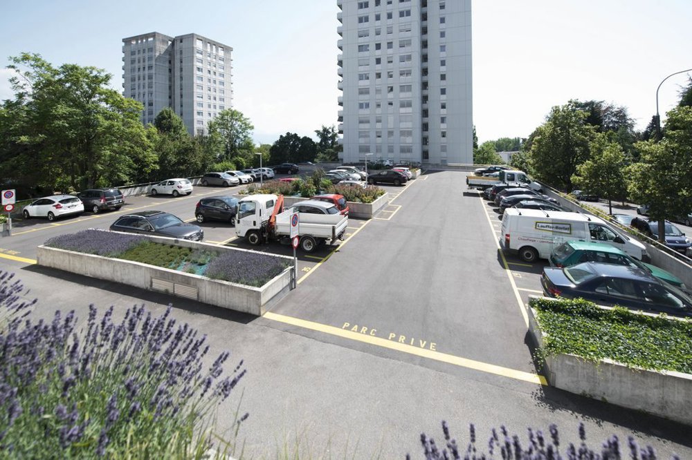 null rooms Car park, garage for rent in Lausanne - image 1/1