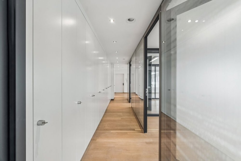 null rooms Office & Commercial for rent in Zürich - image 1/7