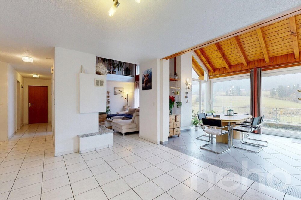 Maison 6.5 pièces à acheter à Court - image 1/12