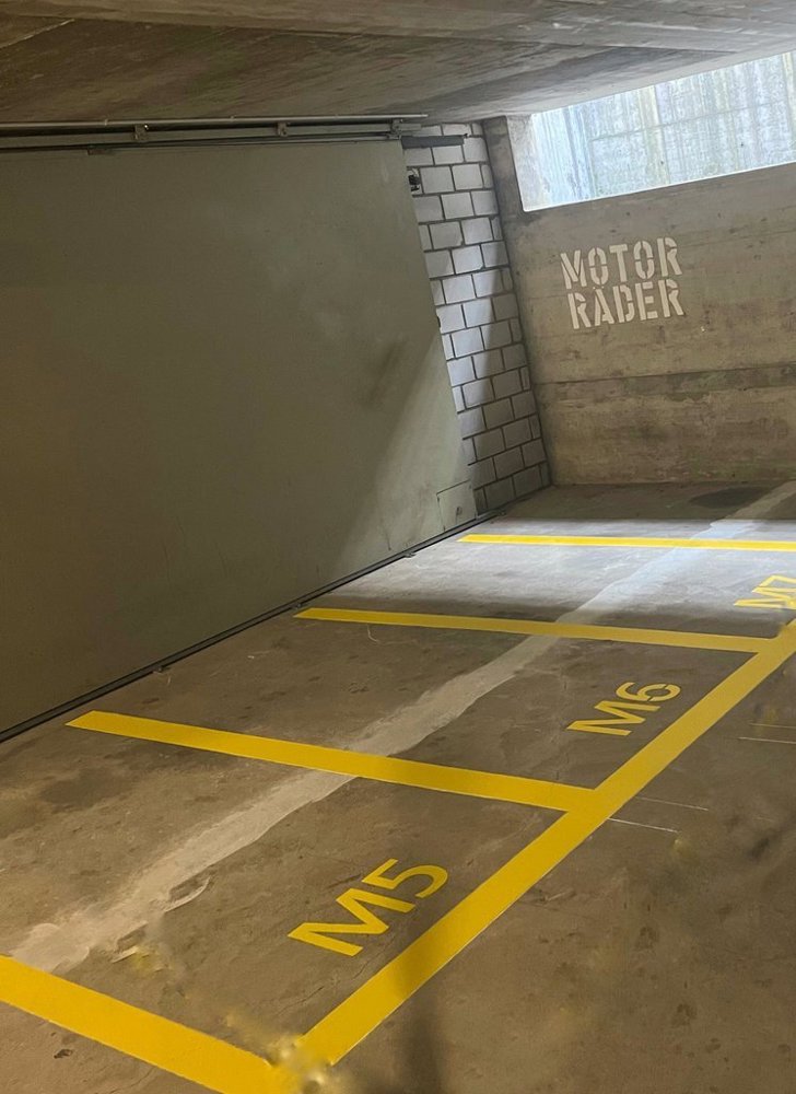 Parking, garage null pièces à louer à Wabern - image 1/2