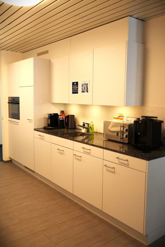 2 rooms Office & Commercial for rent in Baar - image 1/6