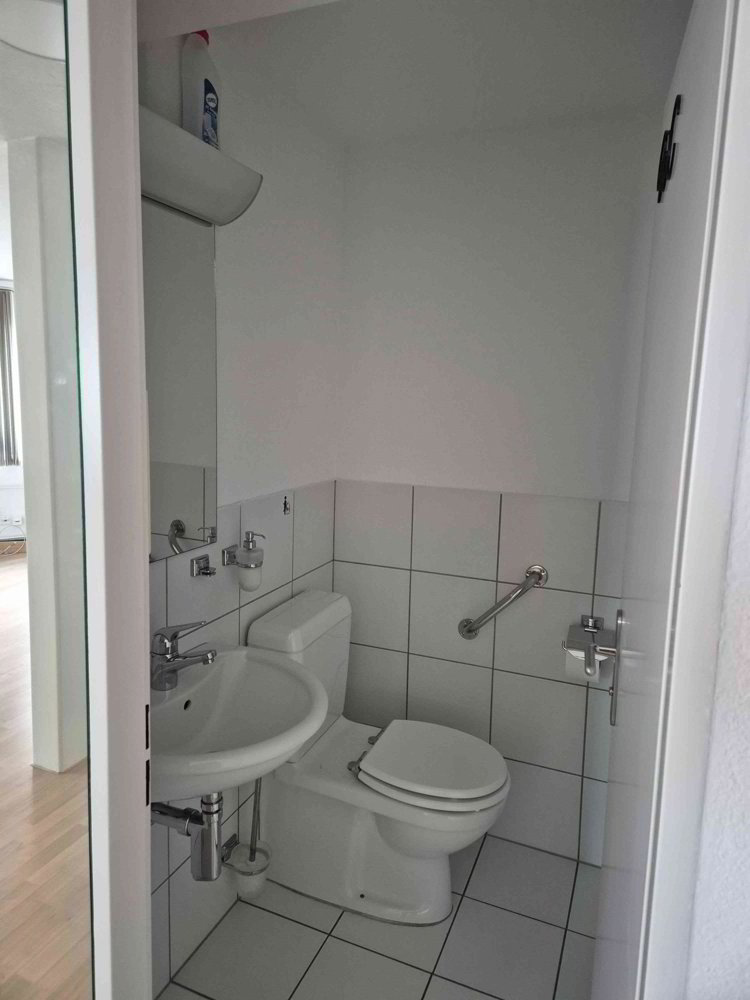 4 Zimmer Büro zu vermieten in Davos Platz - Bild 1/7