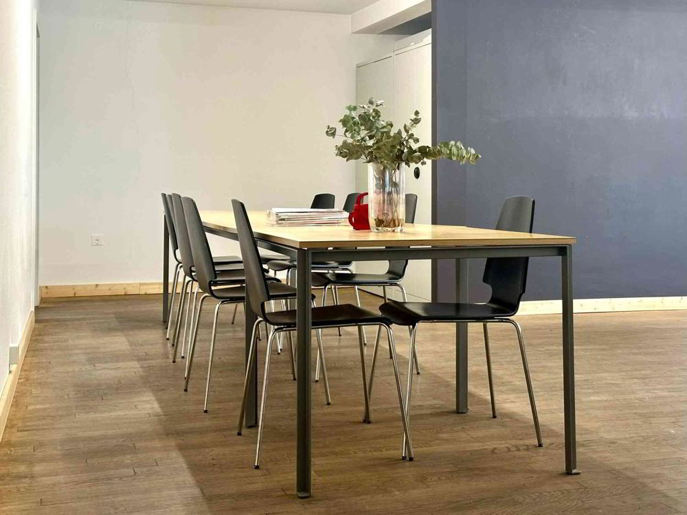 2 rooms Office & Commercial for rent in Basel - image 1/3