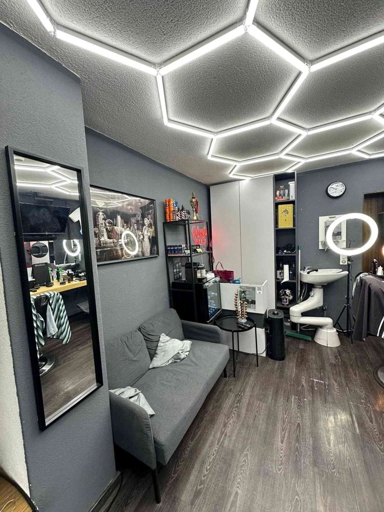 1 rooms Office & Commercial for rent in Wohlen AG - image 1/3