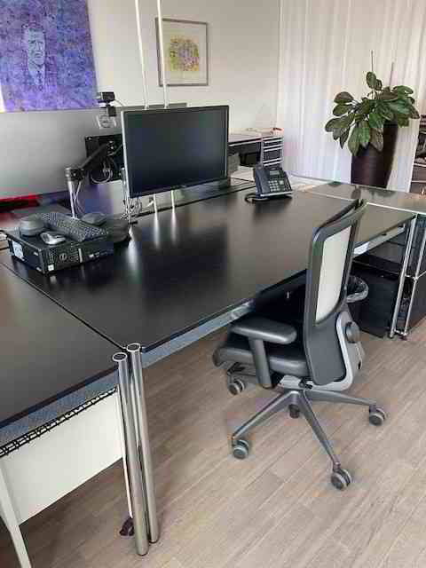 1 rooms Office & Commercial for rent in Zug - image 1/4