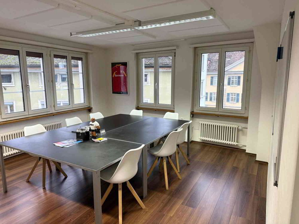 5 rooms Office & Commercial for rent in Winterthur - image 1/5