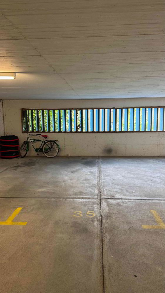 null rooms Car park, garage for rent in Brunnen - image 1/2