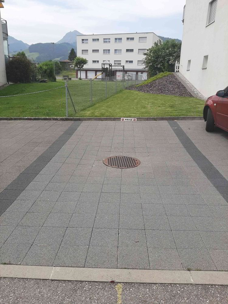Parcheggio, garage di null locali in affitto a La Tour-de-Trême - immagine 1/1