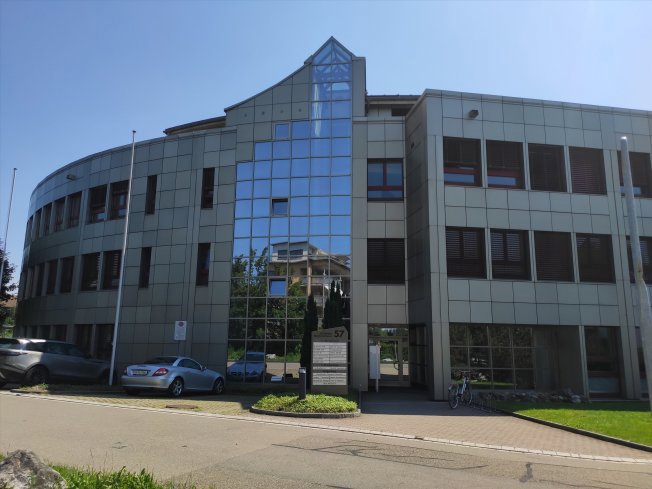null rooms Car park, garage for rent in Greifensee - image 1/1
