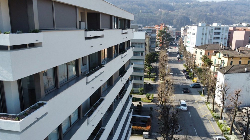 Ufficio & Commercio di 11 locali in affitto a Chiasso - immagine 1/9