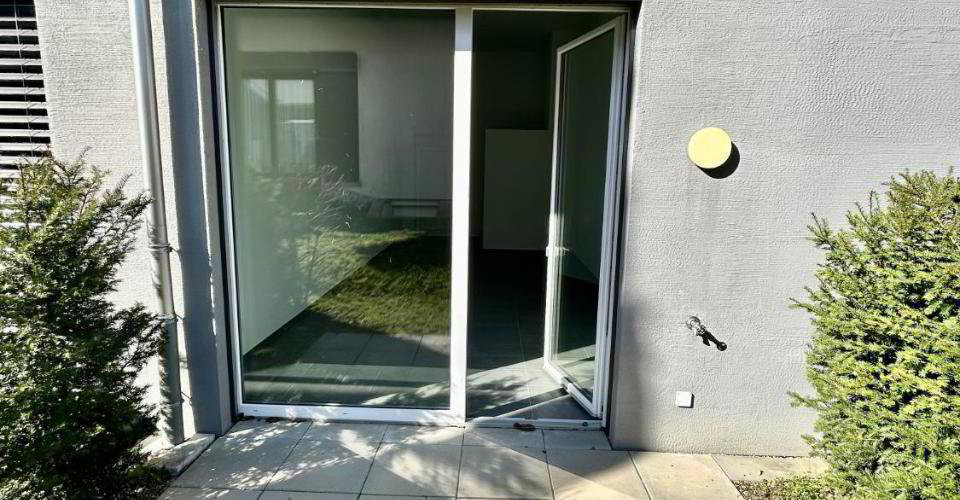 null rooms Office & Commercial for rent in Tolochenaz - image 1/10