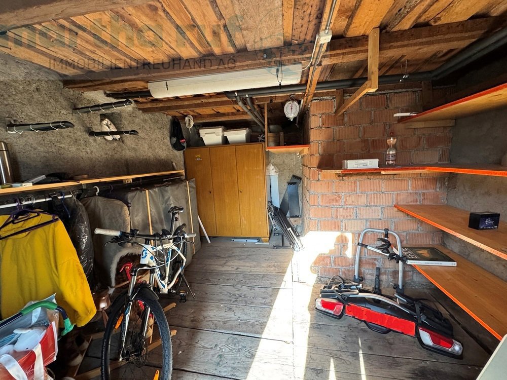 Casa di 8 locali in vendita a Goldswil - immagine 1/13