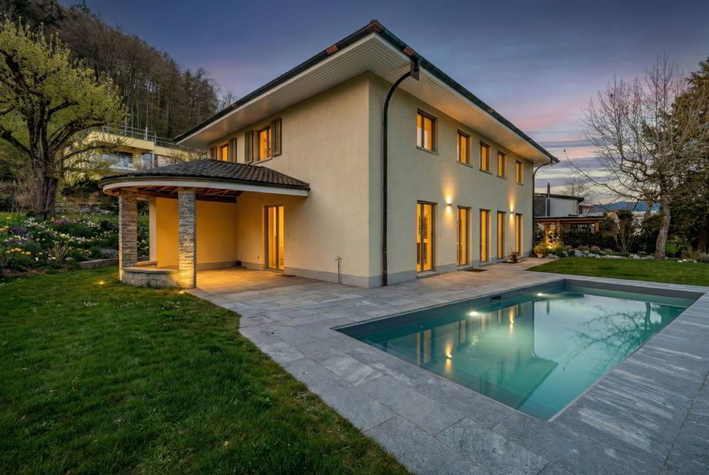 10 rooms House to buy in Boll - image 1/13