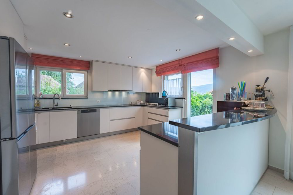 7.5 rooms House to buy in Reinach BL - image 1/6