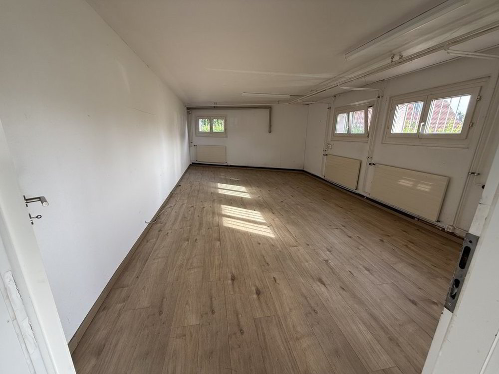 null rooms Office & Commercial for rent in Urdorf - image 1/5