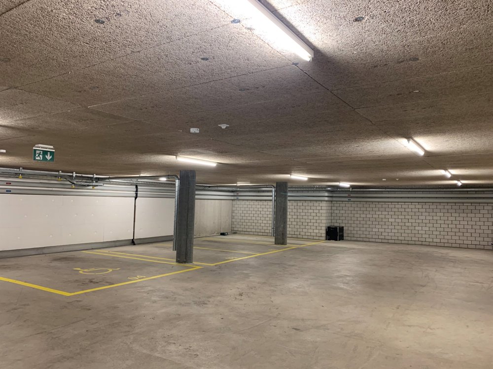 Parcheggio, garage di null locali in affitto a Zürich - immagine 1/2
