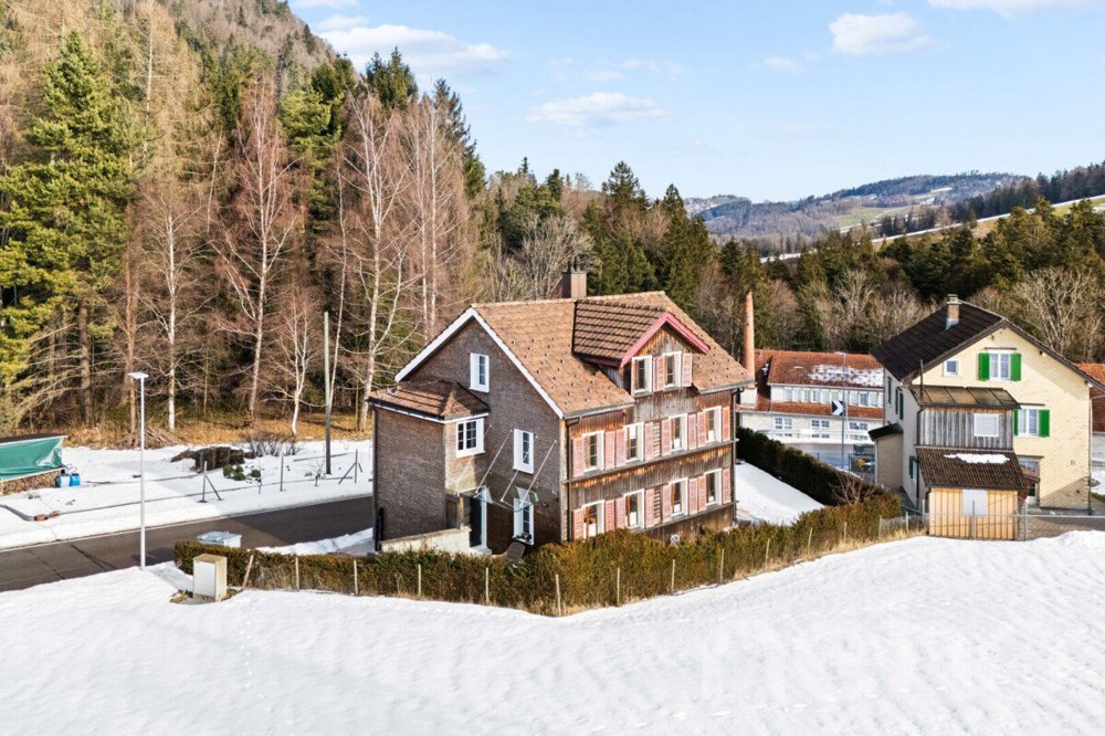 Maison 7 pièces à acheter à Krinau - image 1/12