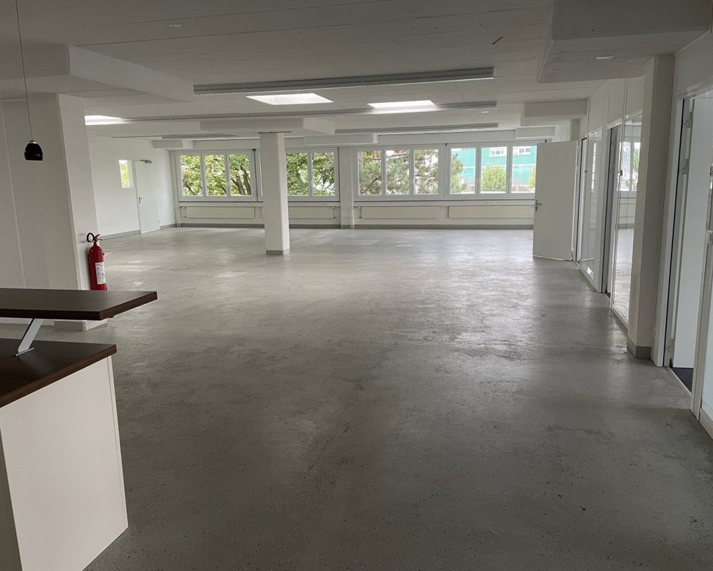 null rooms Office & Commercial for rent in Cham - image 1/6
