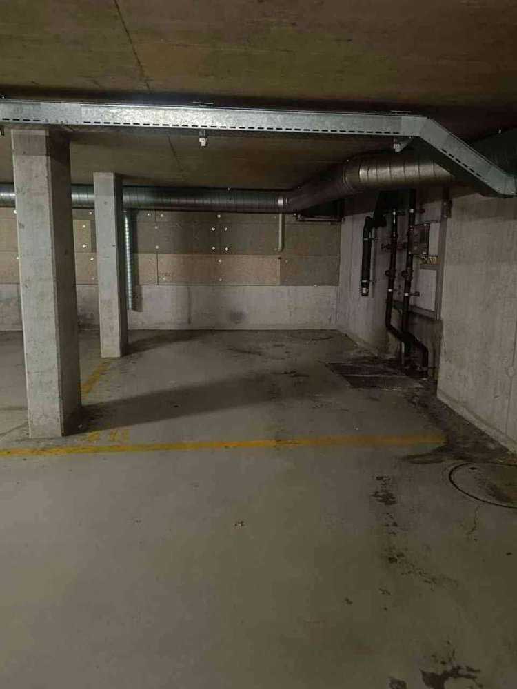 Parcheggio, garage di null locali in affitto a Renens VD - immagine 1/2