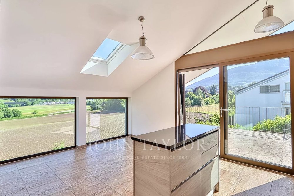 Casa di 5 locali in affitto a St-Légier-La Chiésaz - immagine 1/13