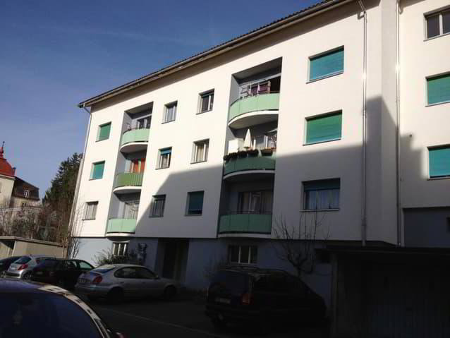Appartement 4 pièces à louer à La Chaux-de-Fonds - image 1/4