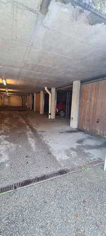 Parking, garage null pièces à louer à La Chaux-de-Fonds - image 1/4