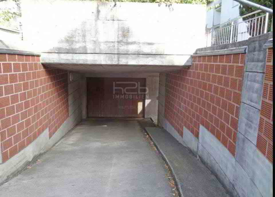 Parking, garage null pièces à louer à Siggenthal Station - image 1/5