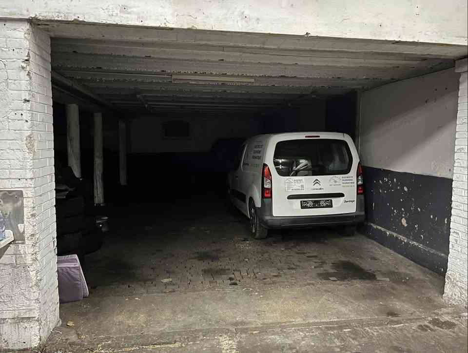 Parking, garage null pièces à louer à Olten - image 1/4