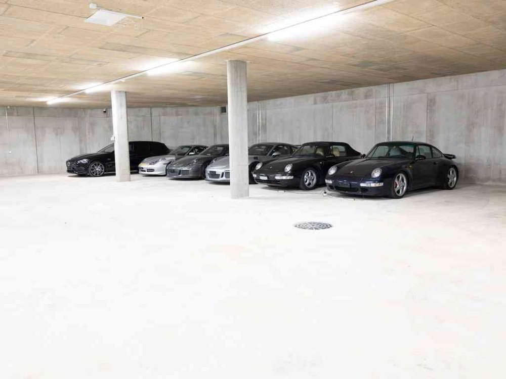 null rooms Car park, garage for rent in Hüntwangen - image 1/6
