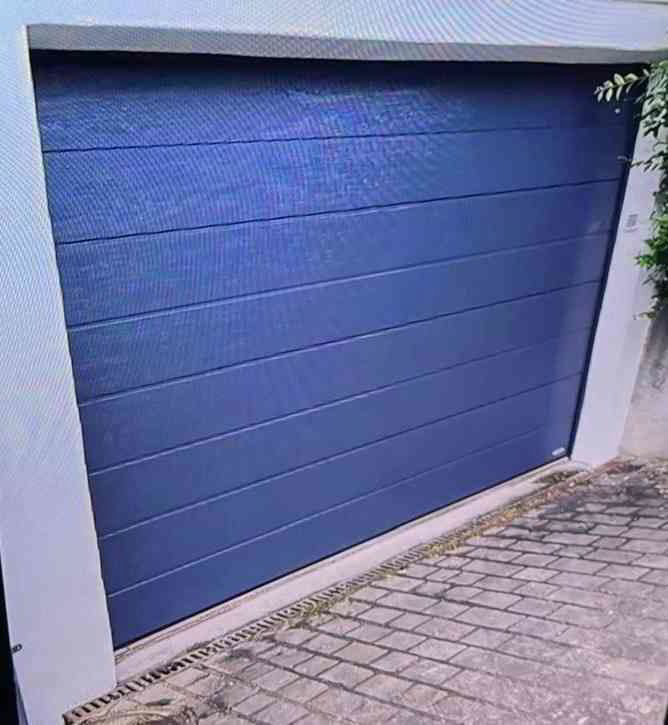 null rooms Car park, garage for rent in Zurigo - image 1/1