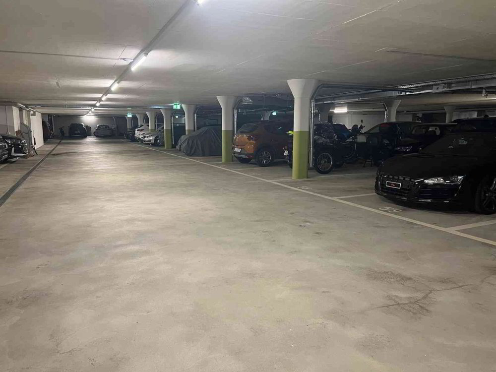 null rooms Car park, garage for rent in Regensdorf - image 1/3