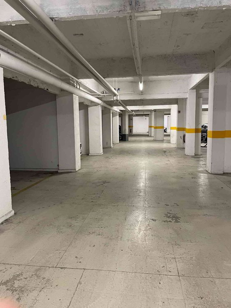 Parcheggio, garage di null locali in affitto a Losanna - immagine 1/3