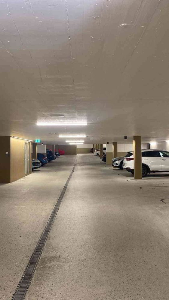 null rooms Car park, garage for rent in Dietikon - image 1/3