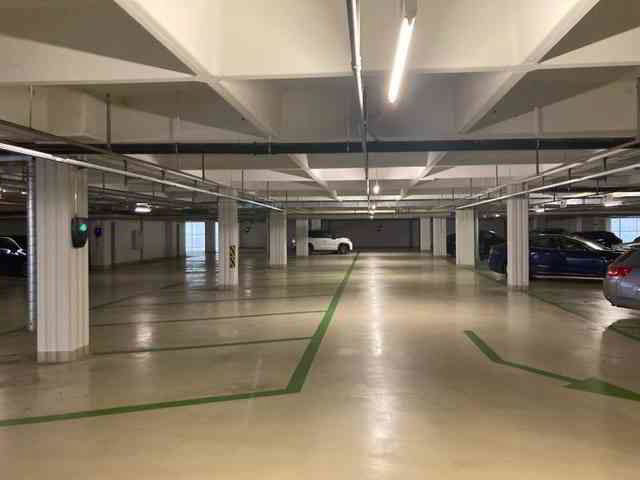 Parking, garage null pièces à louer à Lausanne - image 1/3