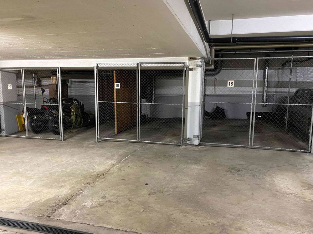 Parking, garage null pièces à louer à Rorschach - image 1/4